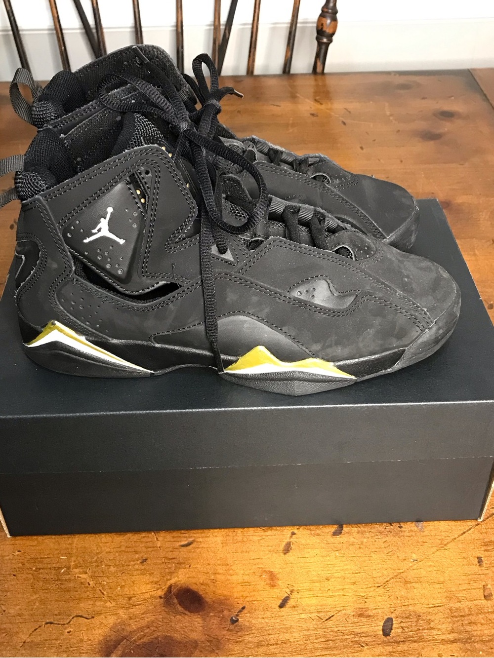 Jordan True Flight (GS) Black/White-Metallic Gold Basketball Shoes Size 5Y/6.5W